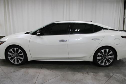 2023 Nissan Maxima Platinum