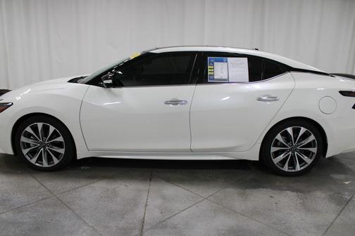 2023 Nissan Maxima Platinum