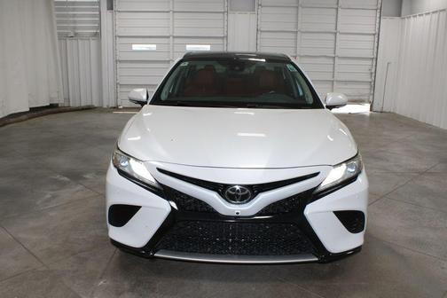 Wind Chill Pearl 2019 Toyota Camry XSE