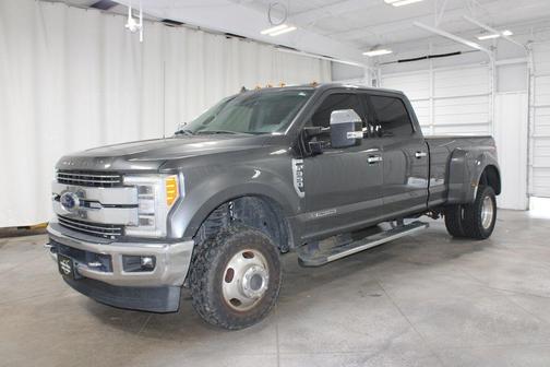 Magnetic Metallic 2019 Ford F-350 Lariat Super Duty