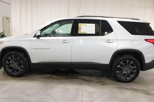 Silver Ice Metallic 2021 Chevrolet Traverse RS