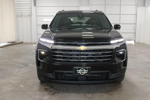 Mosaic Black Metallic 2026 Chevrolet Traverse LT
