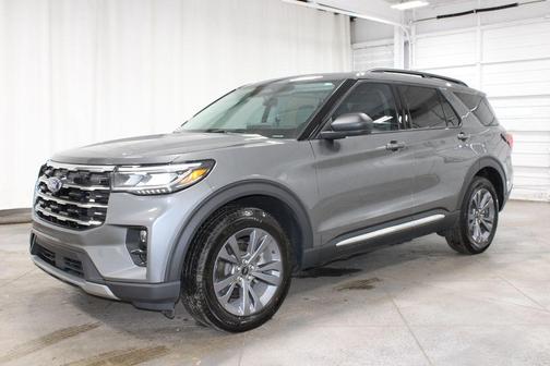Carbonized Gray Metallic 2025 Ford Explorer Active