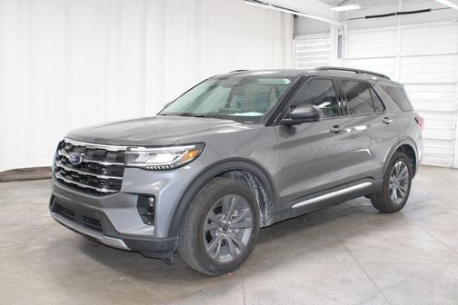 Carbonized Gray Metallic 2025 Ford Explorer Active
