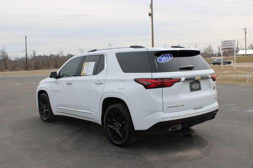 Summit White 2023 Chevrolet Traverse Premier