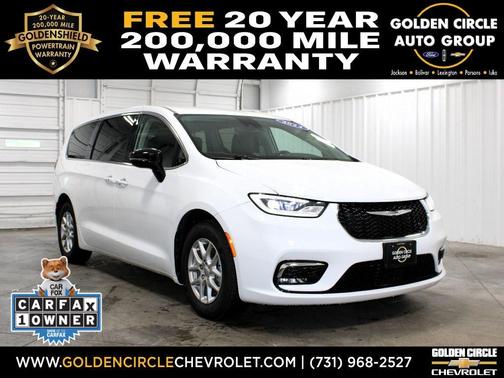 Bright White Clearcoat 2024 Chrysler Pacifica Touring-L