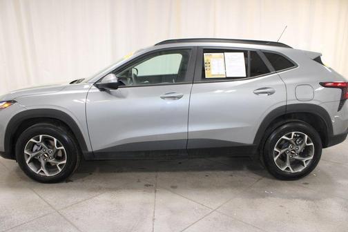 Sterling Gray Metallic 2025 Chevrolet Trax LT