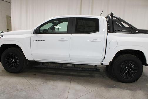 Summit White 2025 Chevrolet Colorado Z71