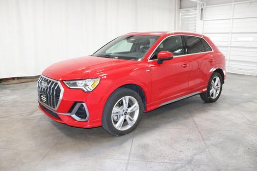 2023 Audi Q3 45 S line Premium