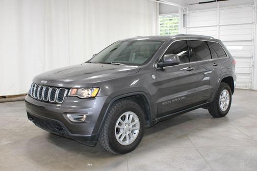 Granite Crystal Clearcoat Metallic 2018 Jeep Grand Cherokee Laredo E