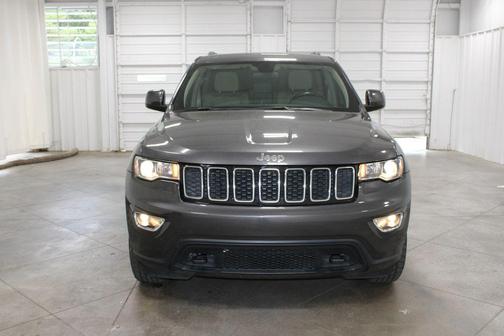 Granite Crystal Clearcoat Metallic 2018 Jeep Grand Cherokee Laredo E