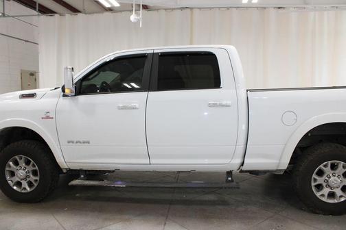 Bright White Clearcoat 2022 RAM 2500 Laramie