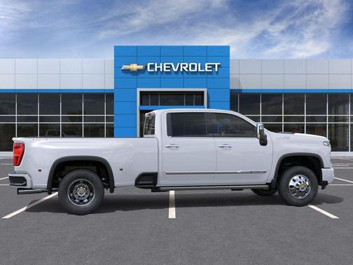 Polar White 2026 Chevrolet Silverado 3500 High Country