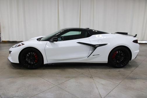 Arctic White 2026 Chevrolet Corvette Z06