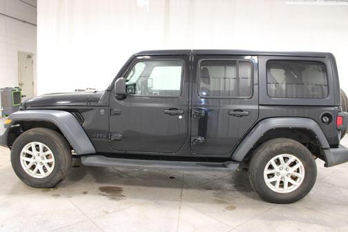 Black Clearcoat 2023 Jeep Wrangler Sport