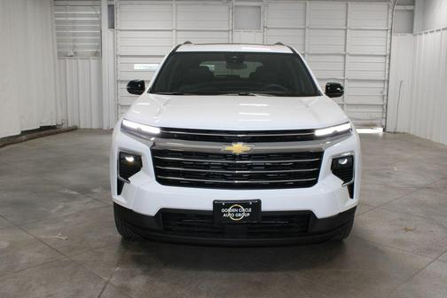 Summit White 2026 Chevrolet Traverse LT