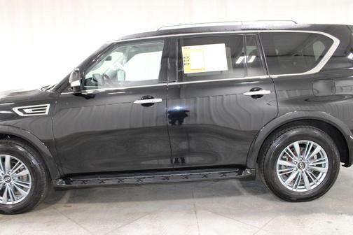 2022 INFINITI QX80 Luxe