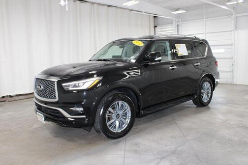 2022 INFINITI QX80 Luxe