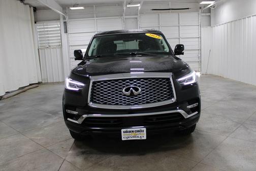 2022 INFINITI QX80 Luxe