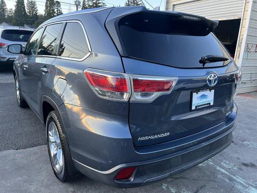 Nautical Blue Metallic 2015 Toyota Highlander Hybrid Platinum