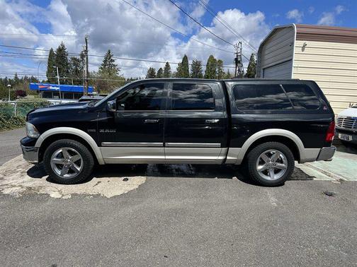 Brilliant Black Crystal Pearlcoat 2009 Dodge Ram 1500 Laramie Crew Cab