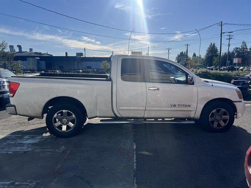 White 2006 Nissan Titan SE King Cab