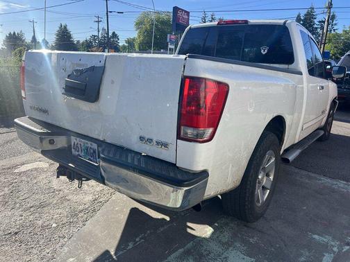 White 2006 Nissan Titan SE King Cab