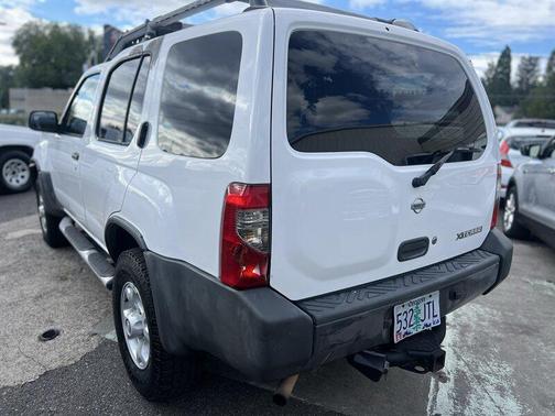 Cloud White 2000 Nissan Xterra XE V6 4X4