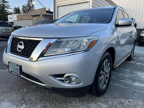 Brilliant Silver 2015 Nissan Pathfinder SV