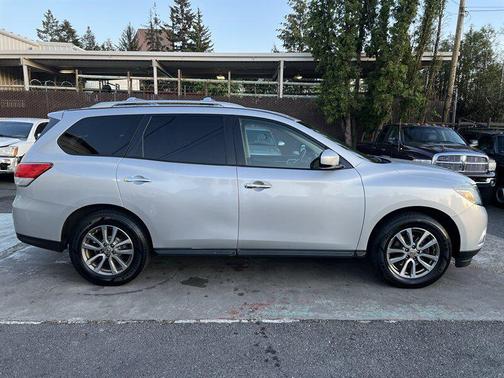 Brilliant Silver 2015 Nissan Pathfinder SV