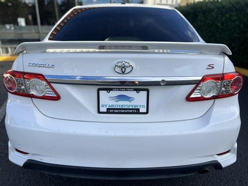 Super White 2012 Toyota Corolla S