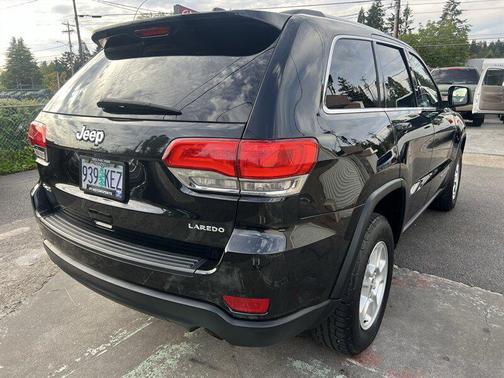 Brilliant Black Crystal Pearlcoat 2016 Jeep Grand Cherokee Laredo