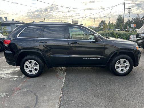 Brilliant Black Crystal Pearlcoat 2016 Jeep Grand Cherokee Laredo