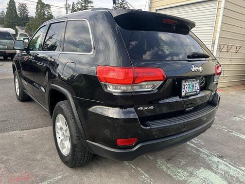 Brilliant Black Crystal Pearlcoat 2016 Jeep Grand Cherokee Laredo