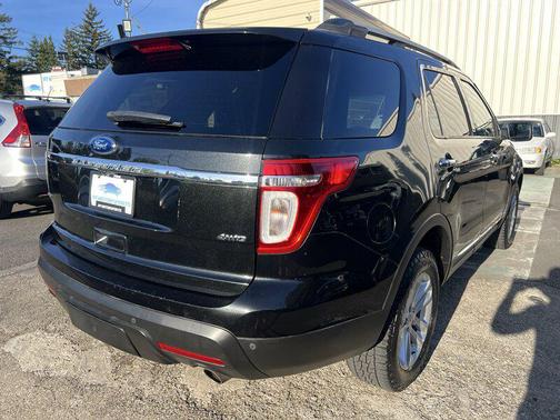 Tuxedo Black Metallic 2012 Ford Explorer XLT