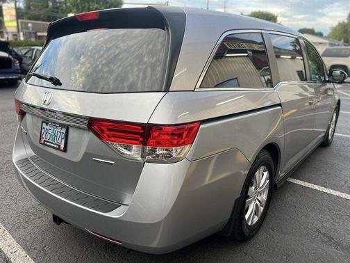 Lunar Silver Metallic 2016 Honda Odyssey SE