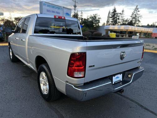 Bright Silver Metallic Clearcoat 2013 RAM 1500 SLT