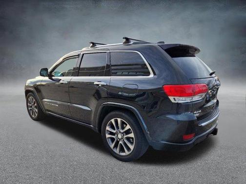 Photo 3 of 29 of 2018 Jeep Grand Cherokee Overland