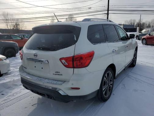 2017 Nissan Pathfinder Platinum