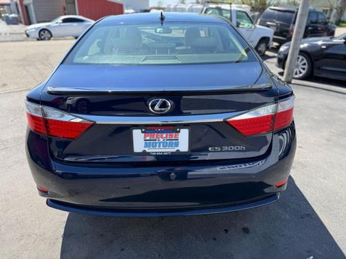 2015 Lexus ES 300h Base