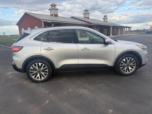 2020 Ford Escape Titanium Hybrid