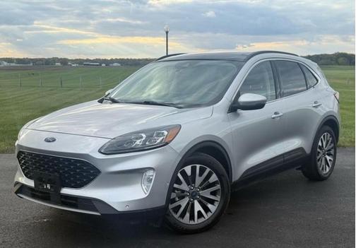 2020 Ford Escape Titanium Hybrid