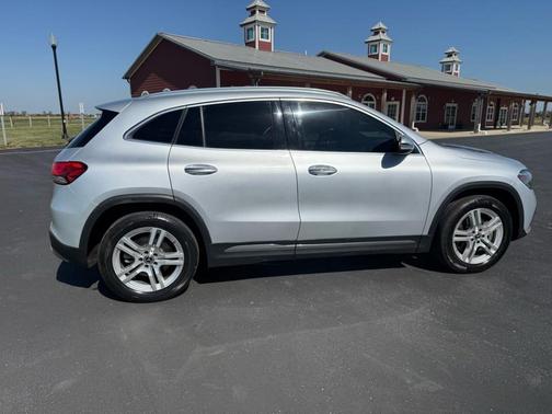 2021 Mercedes-Benz GLA 250 Base 4MATIC