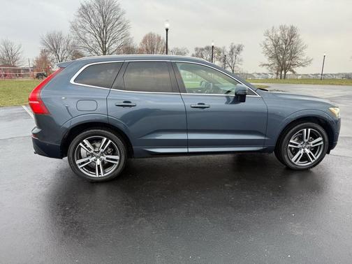 2018 Volvo XC60 T5 Momentum