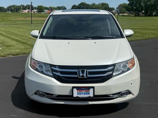 White 2014 Honda Odyssey Touring Elite