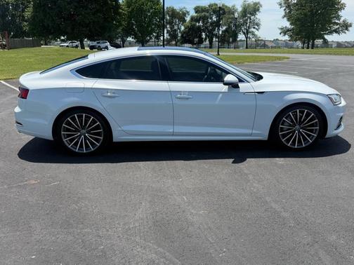 Glacier White Metallic 2018 Audi A5 2.0T Premium