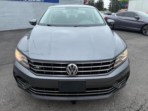 2018 Volkswagen Passat 2.0T R-Line