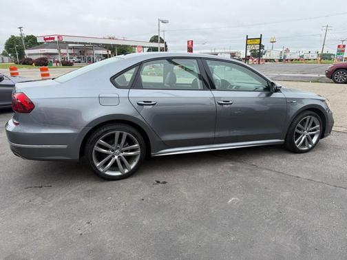 2018 Volkswagen Passat 2.0T R-Line