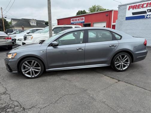 2018 Volkswagen Passat 2.0T R-Line