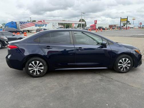 2022 Toyota Corolla Hybrid LE
